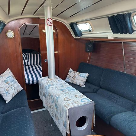 Barco A Vela Em Peniche - West Sailing Hotel ภายนอก รูปภาพ