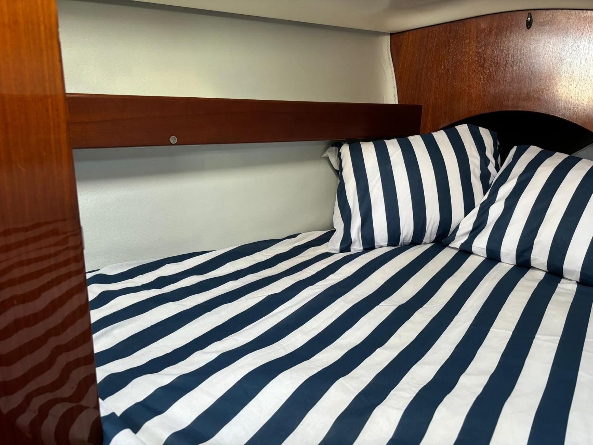 Barco A Vela Em Peniche - West Sailing Hotel ภายนอก รูปภาพ